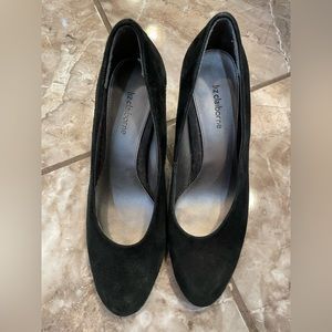 Pair of Liz Claiborne womens black suede pumps size 9.5